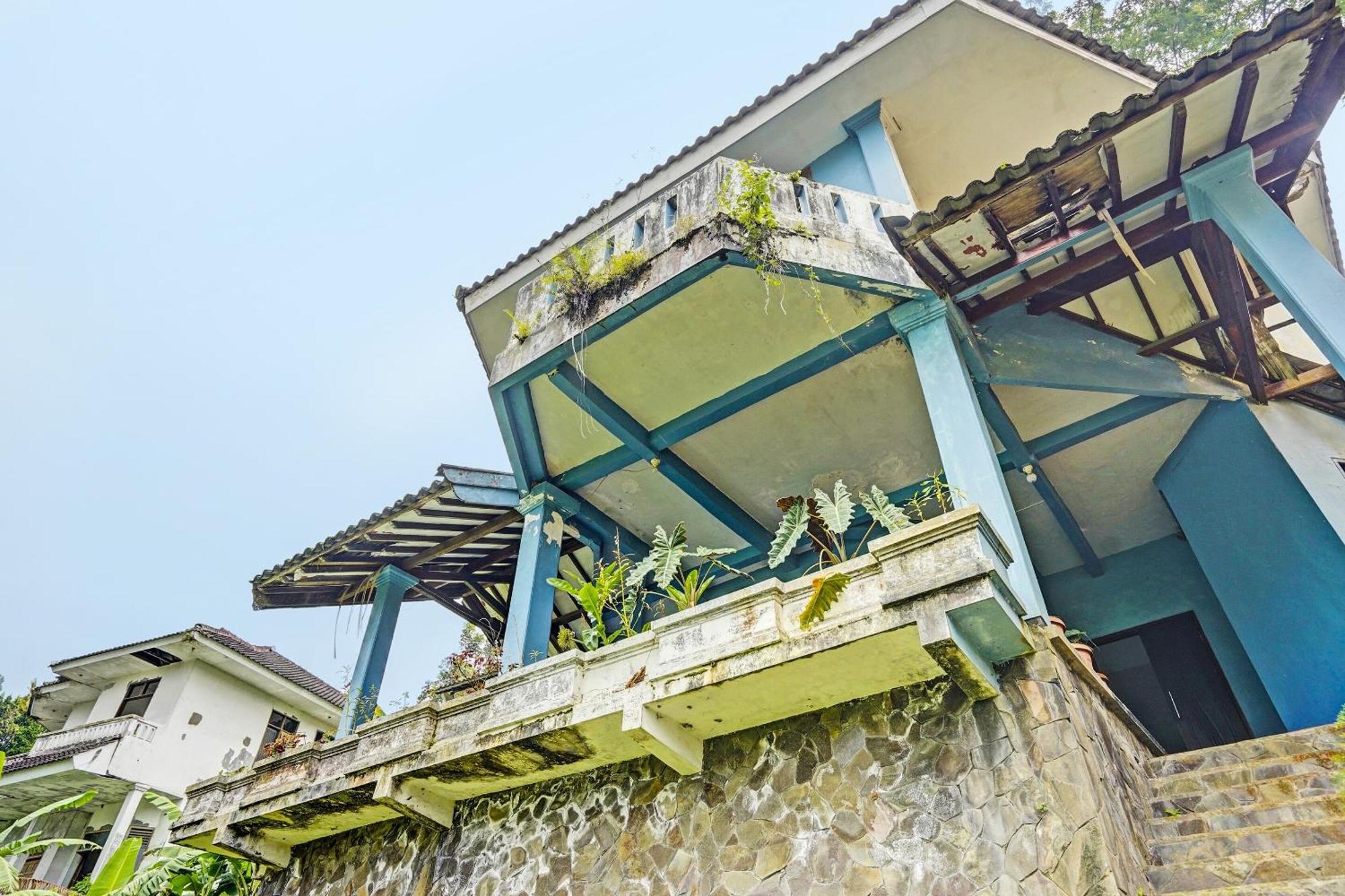 Spot On 92388 Villa Segi Delapan Prigen Dış mekan fotoğraf